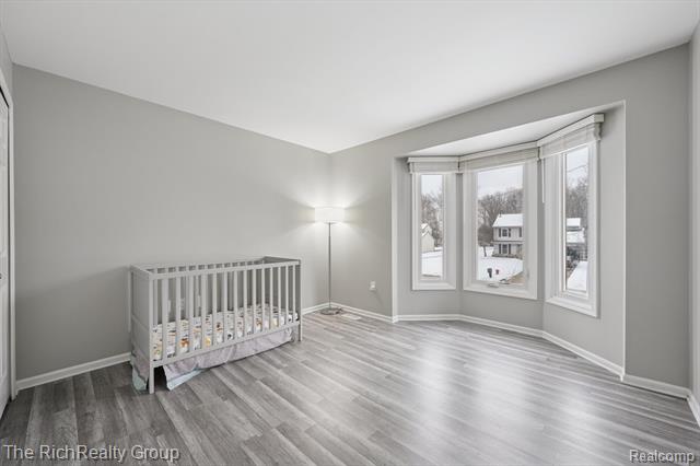 Builiding view twenty five for 23197 Elmgrove, Farmington, MI. 48336