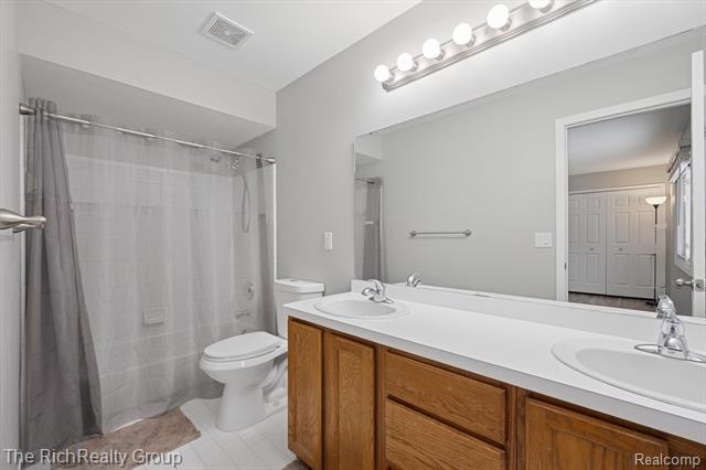 Builiding view twenty four for 23197 Elmgrove, Farmington, MI. 48336