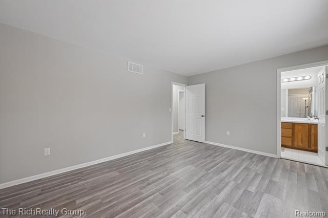 Builiding view twenty three for 23197 Elmgrove, Farmington, MI. 48336