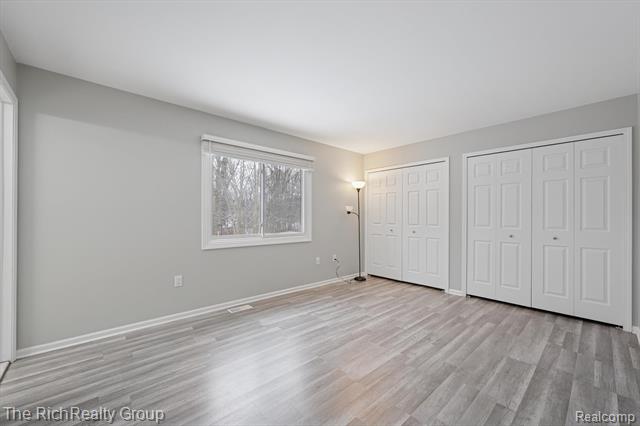 Builiding view twenty for 23197 Elmgrove, Farmington, MI. 48336