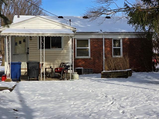 Builiding view fifteen for 17285 Gaylord, Redford, MI. 48240