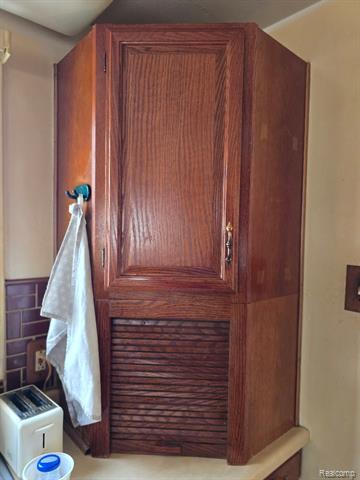 Builiding view five for 17285 Gaylord, Redford, MI. 48240