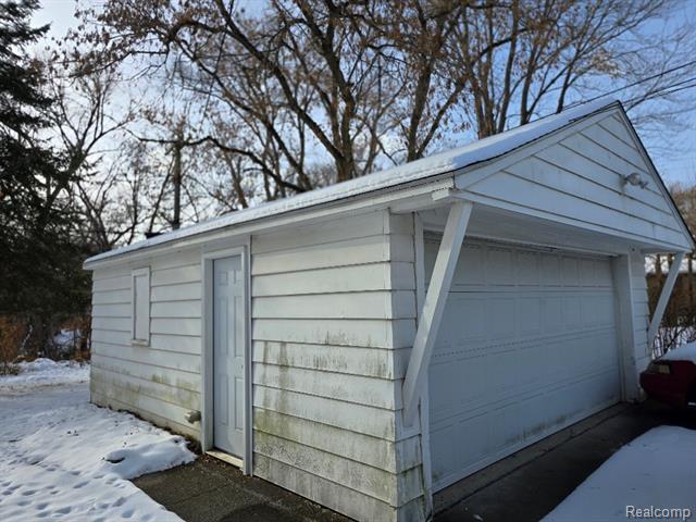 Builiding view twenty for 17285 Gaylord, Redford, MI. 48240