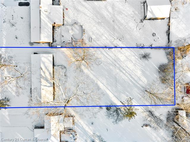 Builiding view three for 18070 Floral, Livonia, MI. 48152