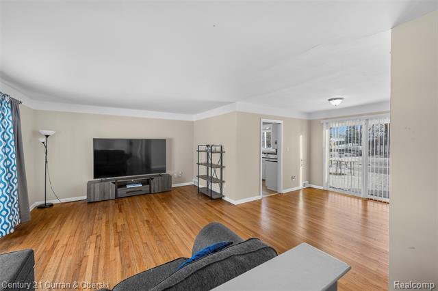 Builiding view twenty four for 18070 Floral, Livonia, MI. 48152