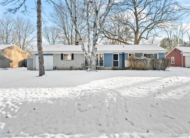 Builiding view twenty nine for 18070 Floral, Livonia, MI. 48152