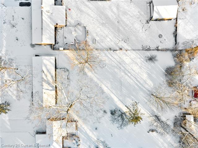 Builiding view twenty seven for 18070 Floral, Livonia, MI. 48152