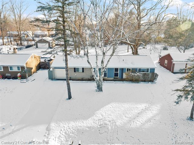 Builiding view two for 18070 Floral, Livonia, MI. 48152