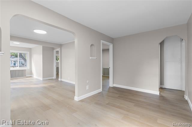 Builiding view four for 18404 Deering, Livonia, MI. 48152