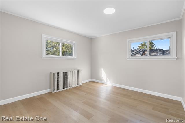 Builiding view fourteen for 18404 Deering, Livonia, MI. 48152