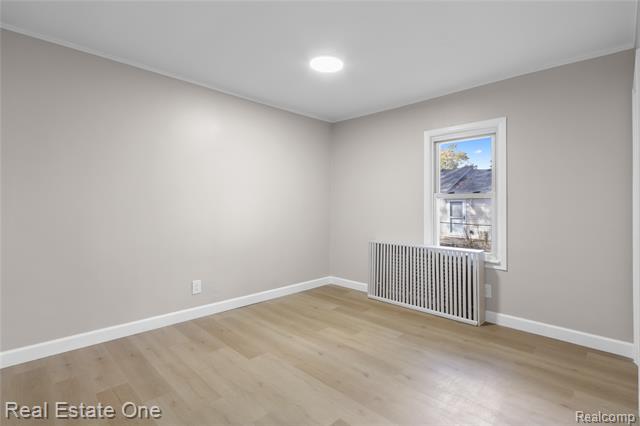 Builiding view twelve for 18404 Deering, Livonia, MI. 48152