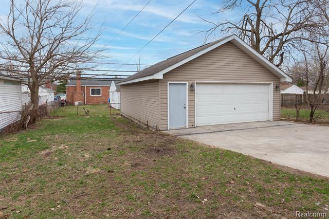 Builiding view thirty five for 16696 Beech Daly, Redford, MI. 48240