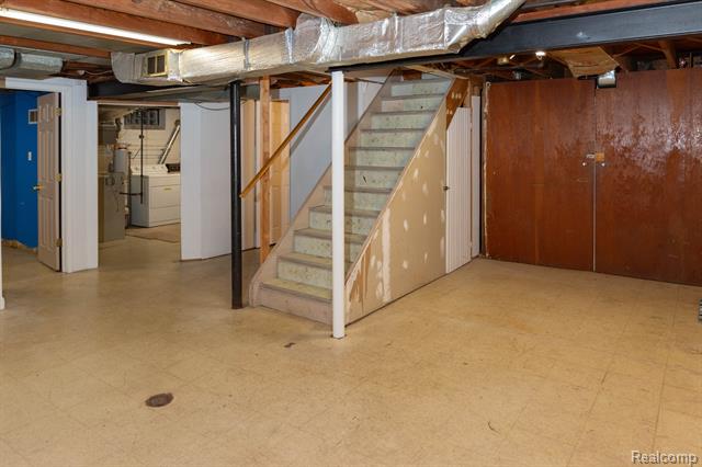 Builiding view twenty eight for 16696 Beech Daly, Redford, MI. 48240
