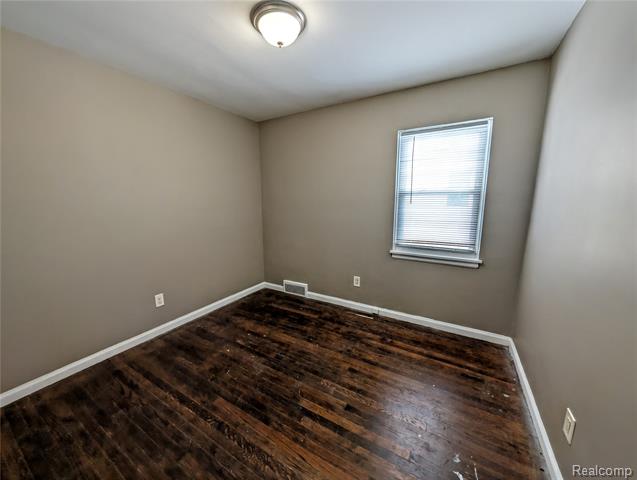 Builiding view eight for 19990 Kinloch, Redford, MI. 48240