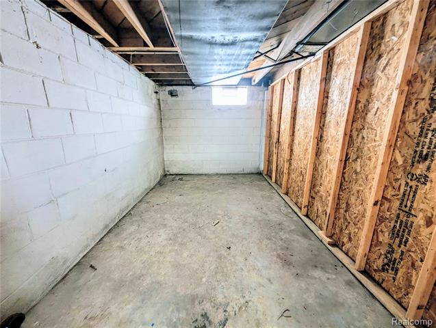 Builiding view fifteen for 19990 Kinloch, Redford, MI. 48240