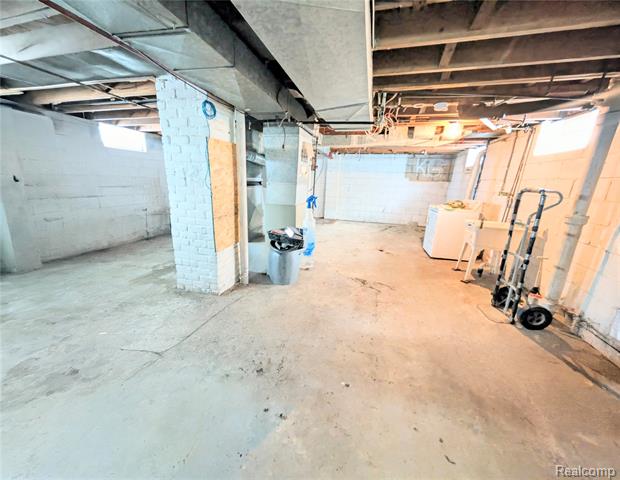 Builiding view fourteen for 19990 Kinloch, Redford, MI. 48240