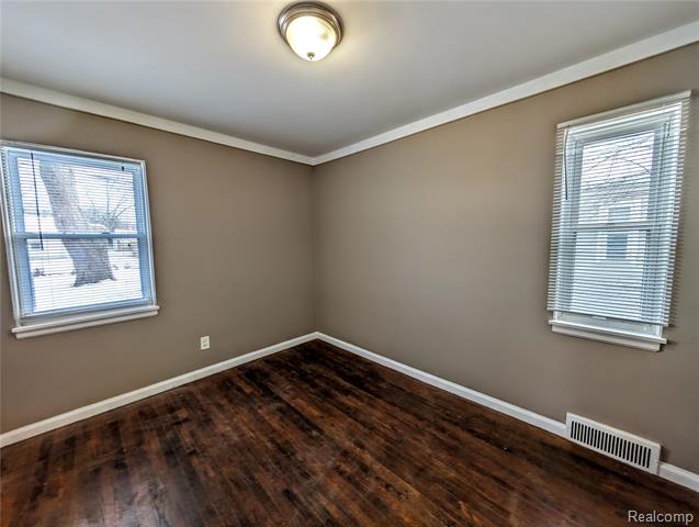 Builiding view nine for 19990 Kinloch, Redford, MI. 48240