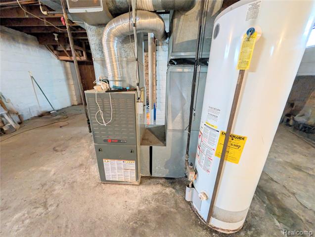 Builiding view thirteen for 19990 Kinloch, Redford, MI. 48240