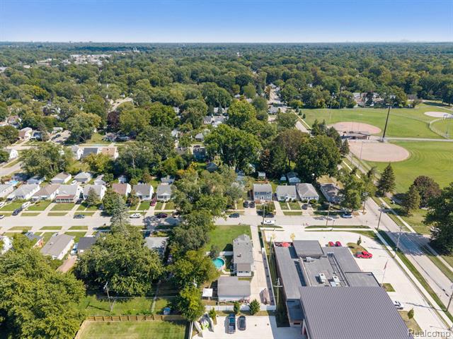 Builiding view forty five for 18435 Glenmore, Redford, MI. 48240