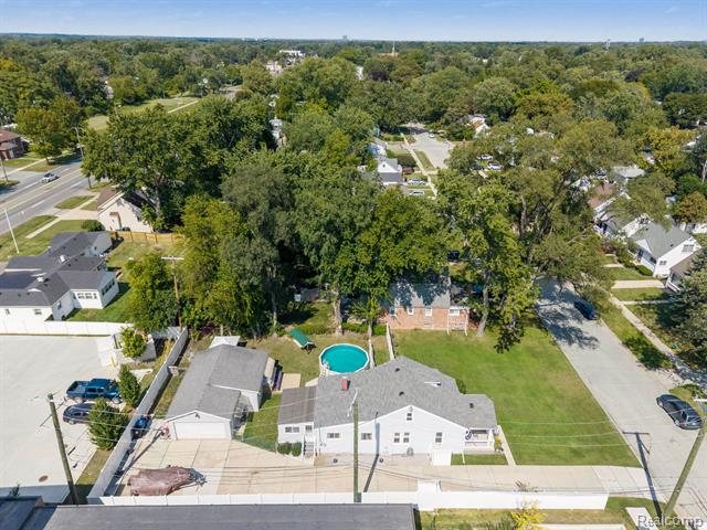 Builiding view forty two for 18435 Glenmore, Redford, MI. 48240