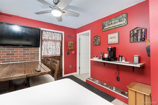 Builiding view seventeen for 18435 Glenmore, Redford, MI. 48240