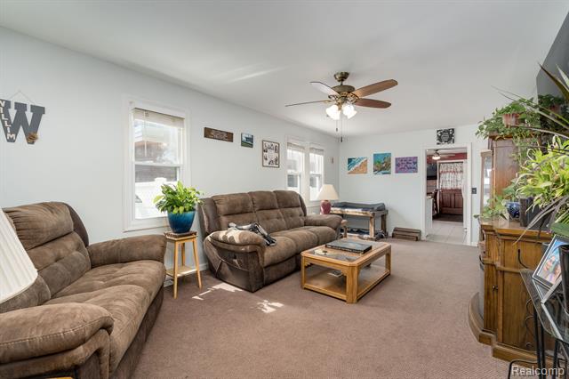 Builiding view ten for 18435 Glenmore, Redford, MI. 48240