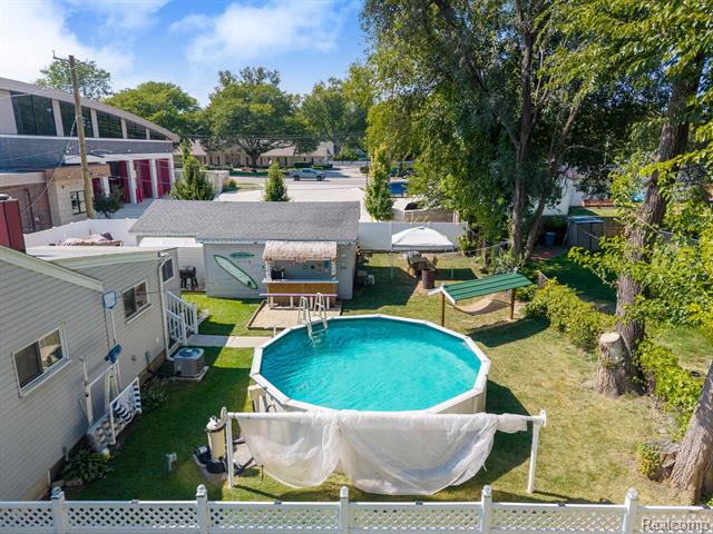 Builiding view thirty one for 18435 Glenmore, Redford, MI. 48240