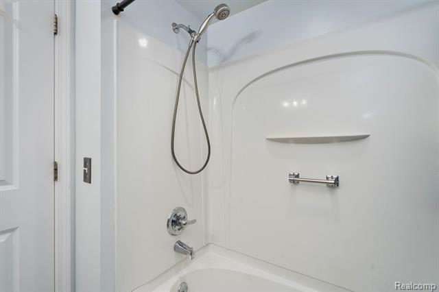 Builiding view twenty one for 18435 Glenmore, Redford, MI. 48240