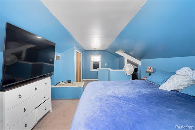 Builiding view twenty seven for 18435 Glenmore, Redford, MI. 48240