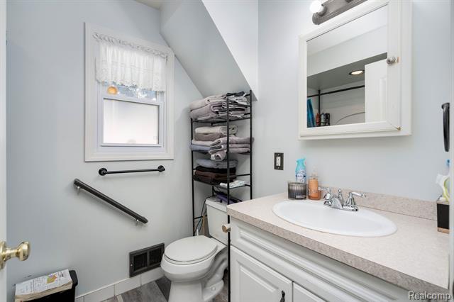 Builiding view twenty for 18435 Glenmore, Redford, MI. 48240