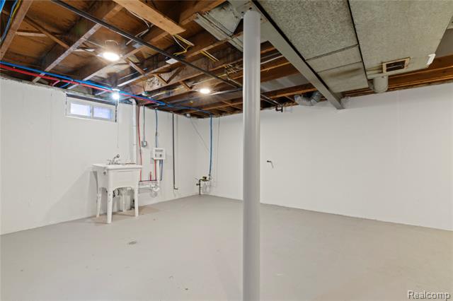 Builiding view nineteen for 17444 Beech Daly, Redford, MI. 48240