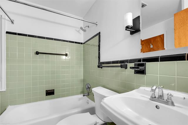 Builiding view ten for 17363 Olympia, Redford, MI. 48240