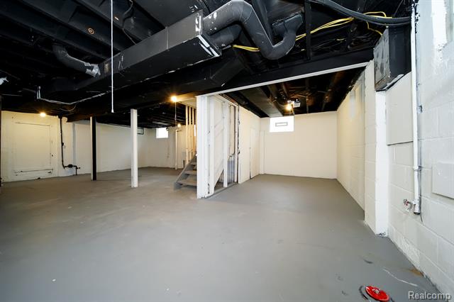 Builiding view forty six for 19551 Five Points, Redford, MI. 48240