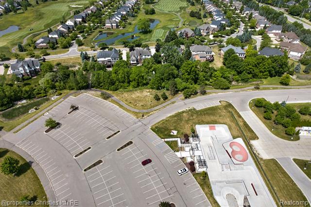 Builiding view eighty nine for 45094 Oak Forest, Northville, MI. 48168