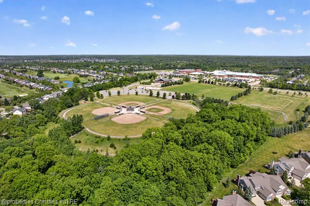 Builiding view eighty six for 45094 Oak Forest, Northville, MI. 48168