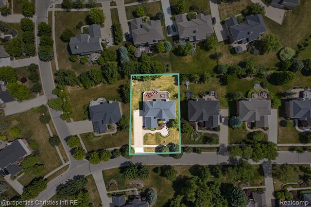 Builiding view ninety eight for 45094 Oak Forest, Northville, MI. 48168