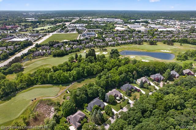 Builiding view ninety four for 45094 Oak Forest, Northville, MI. 48168