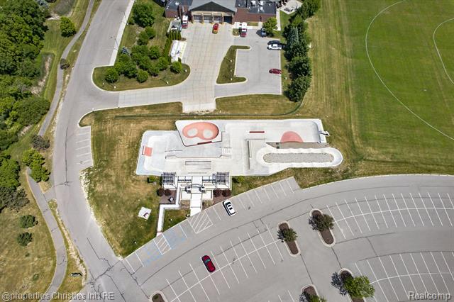 Builiding view ninety for 45094 Oak Forest, Northville, MI. 48168