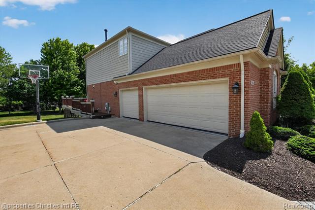 Builiding view seventy one for 45094 Oak Forest, Northville, MI. 48168