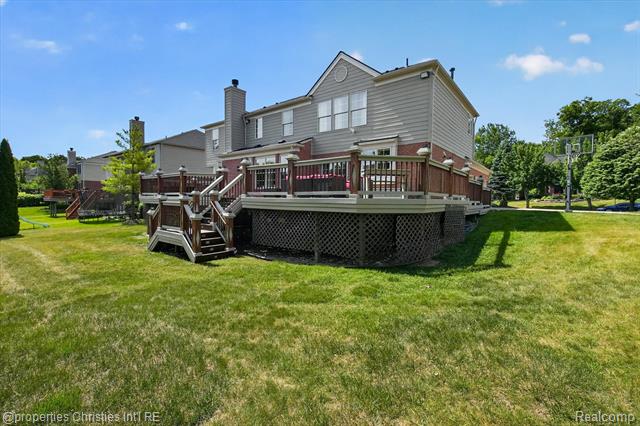Builiding view seventy for 45094 Oak Forest, Northville, MI. 48168