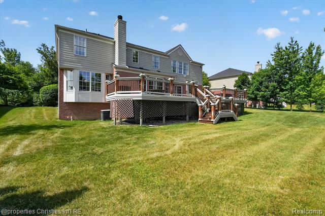 Builiding view sixty eight for 45094 Oak Forest, Northville, MI. 48168
