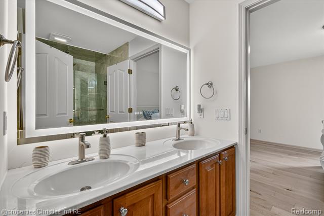 Builiding view thirty seven for 45094 Oak Forest, Northville, MI. 48168