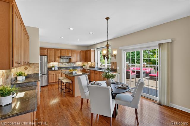 Builiding view twenty one for 45094 Oak Forest, Northville, MI. 48168