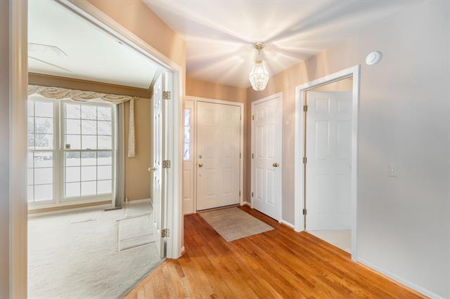 Builiding view four for 16352 Country Knoll, Northville, MI. 48168