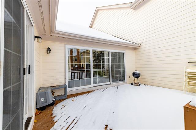 Builiding view thirty for 16352 Country Knoll, Northville, MI. 48168