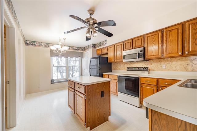 Builiding view twelve for 16352 Country Knoll, Northville, MI. 48168