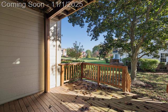 Builiding view fifty one for 16252 Country Knoll, Northville, MI. 48168