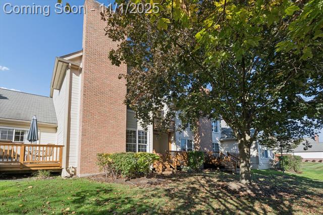 Builiding view fifty three for 16252 Country Knoll, Northville, MI. 48168