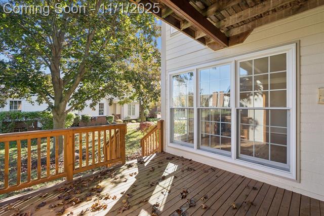 Builiding view fifty two for 16252 Country Knoll, Northville, MI. 48168