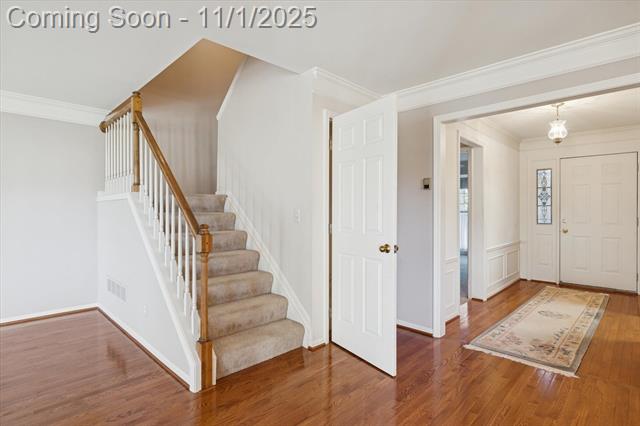 Builiding view fourteen for 16252 Country Knoll, Northville, MI. 48168